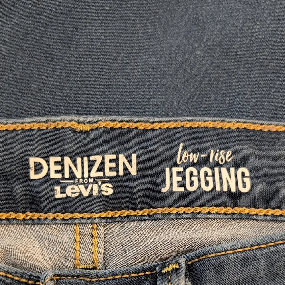 Low-Rise Jeggings - Picture 3 of 6